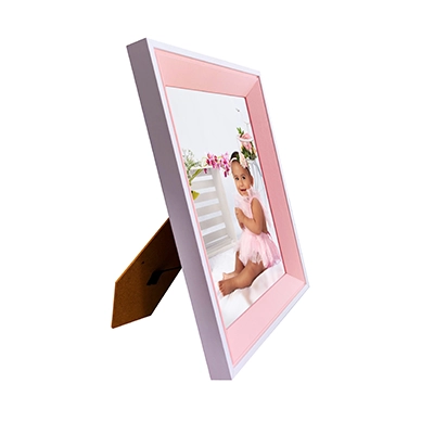 Portarretrato rosado pastel con borde blanco